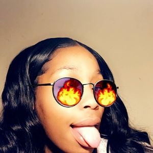 Meet your Posher, Dana